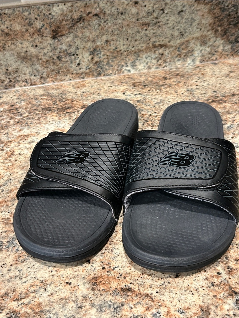 MENS New Balance Cush Slides 12 Arch Support & adjustable